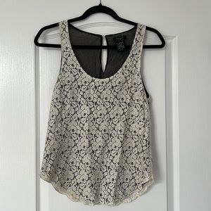 Lace tank aritzia size XS